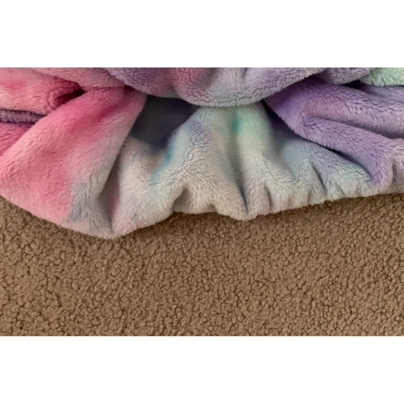 Pair Of Two Urban Kids Sweaters - Picture 2 of 16